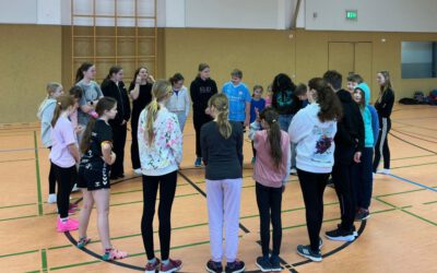 KINDER STARK MACHEN